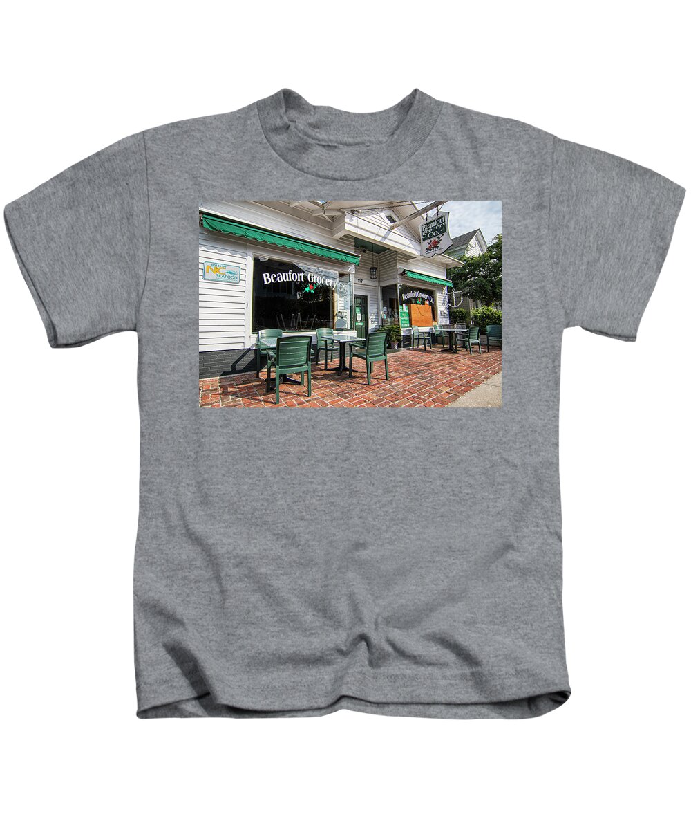 Beaufort Kids T-Shirt featuring the photograph Beaufort Grocery Company - Beaufrot North Carolina by Bob Decker