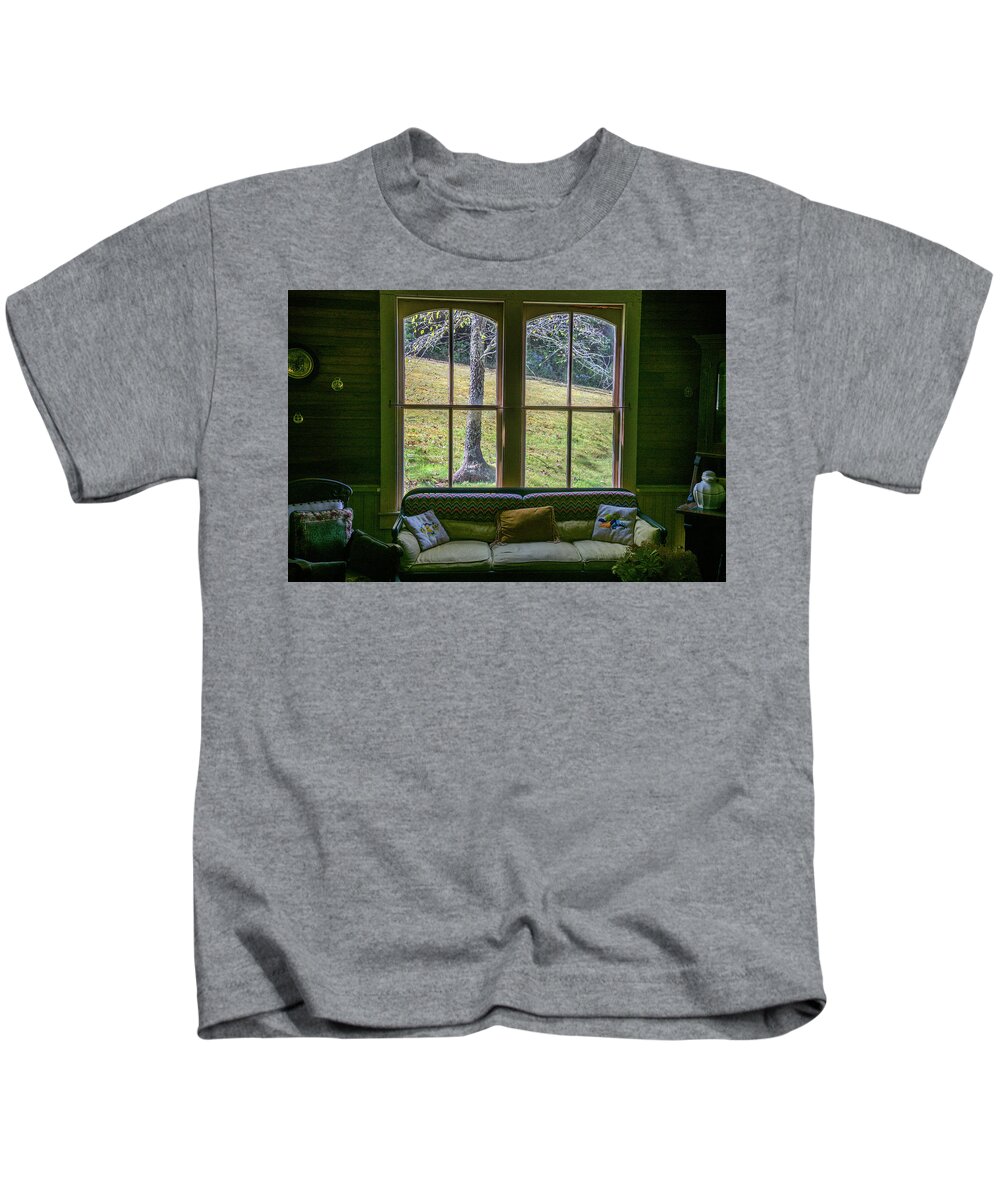 Parlor Kids T-Shirt featuring the photograph The Parlor Window by WAZgriffin Digital