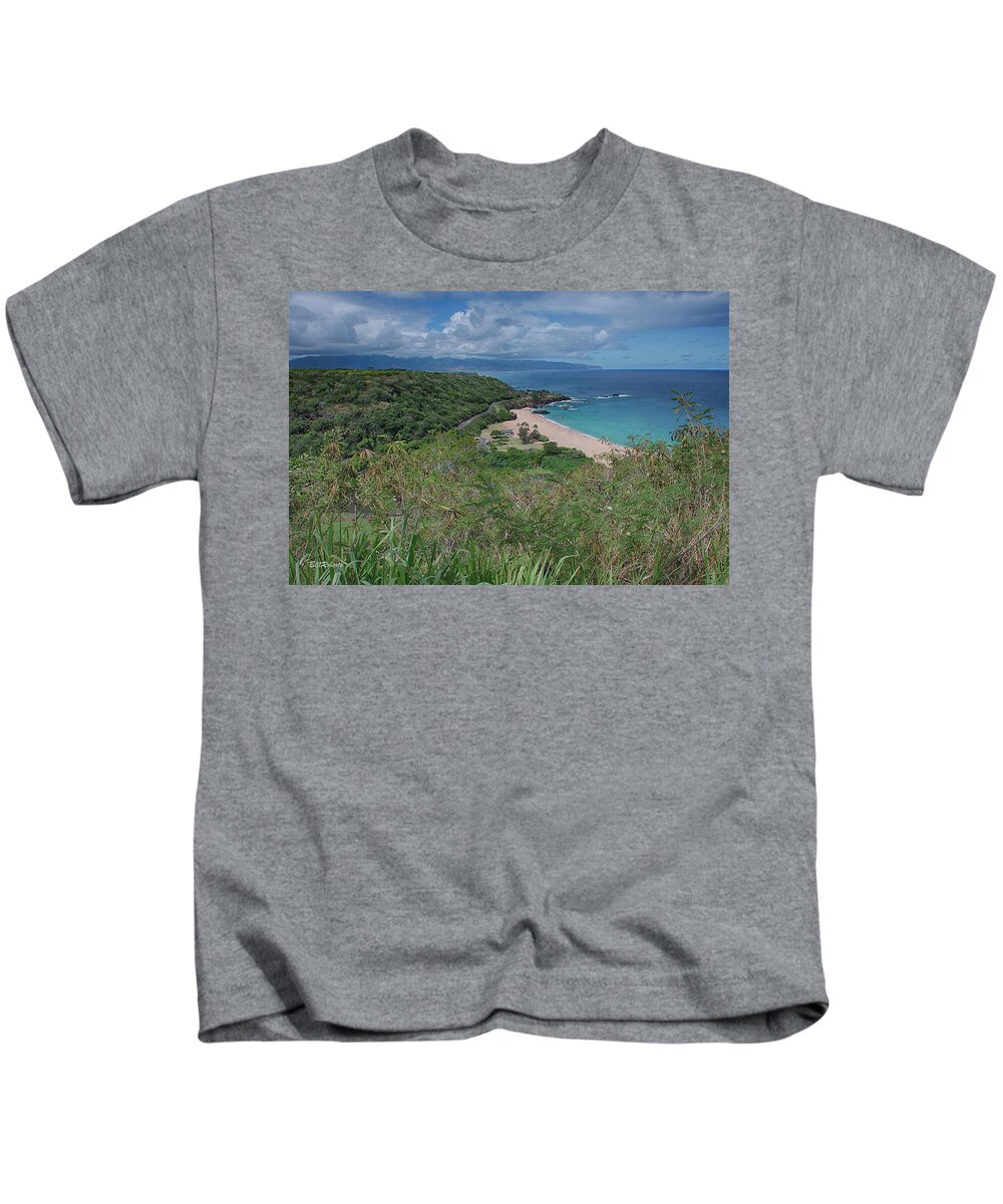 Waimea Bay Kids T-Shirt featuring the photograph Waimea Bay by Bill Roberts