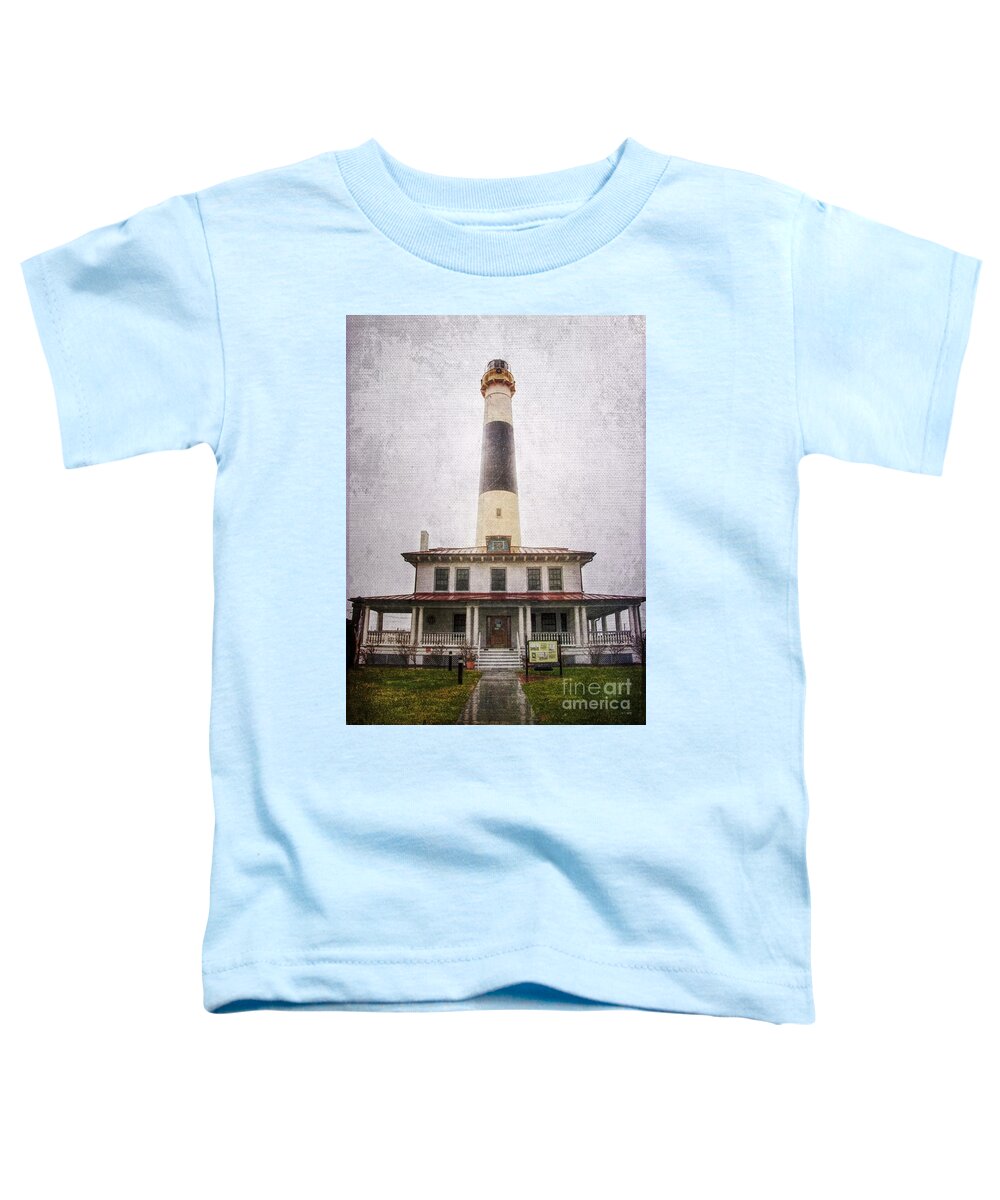 Absecon Toddler T-Shirt featuring the photograph Absecon Lighthouse by Debra Fedchin