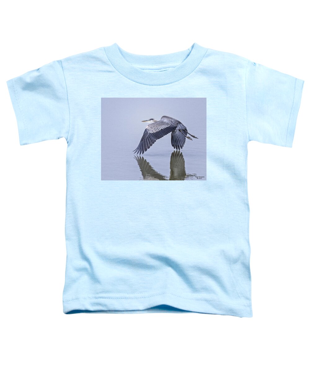 Heron Toddler T-Shirt featuring the photograph Low Flying Heron by Peg Runyan