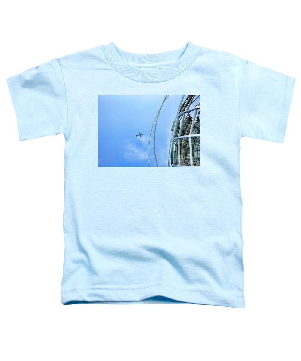 Unisphere Toddler T-Shirt featuring the photograph Airplane Unisphere Color NY by Chuck Kuhn