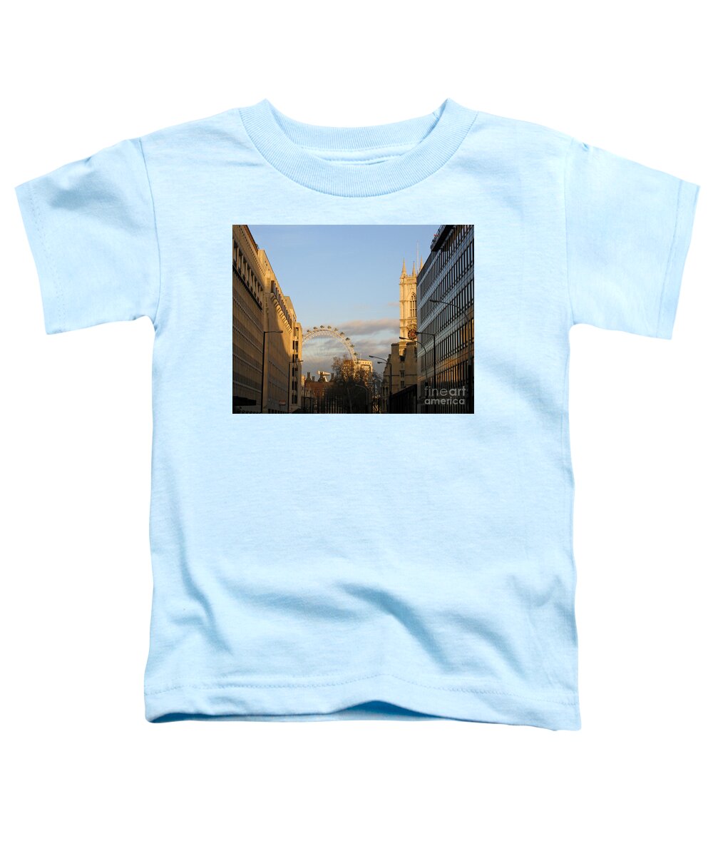 London Toddler T-Shirt featuring the photograph Sun Sets on London by Ann Horn