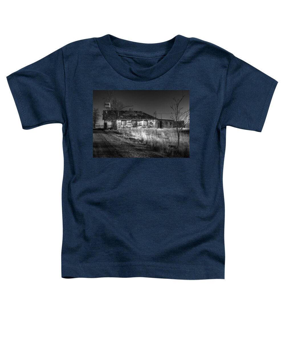 Landscape Toddler T-Shirt featuring the photograph Shaniko Past by Lee Santa