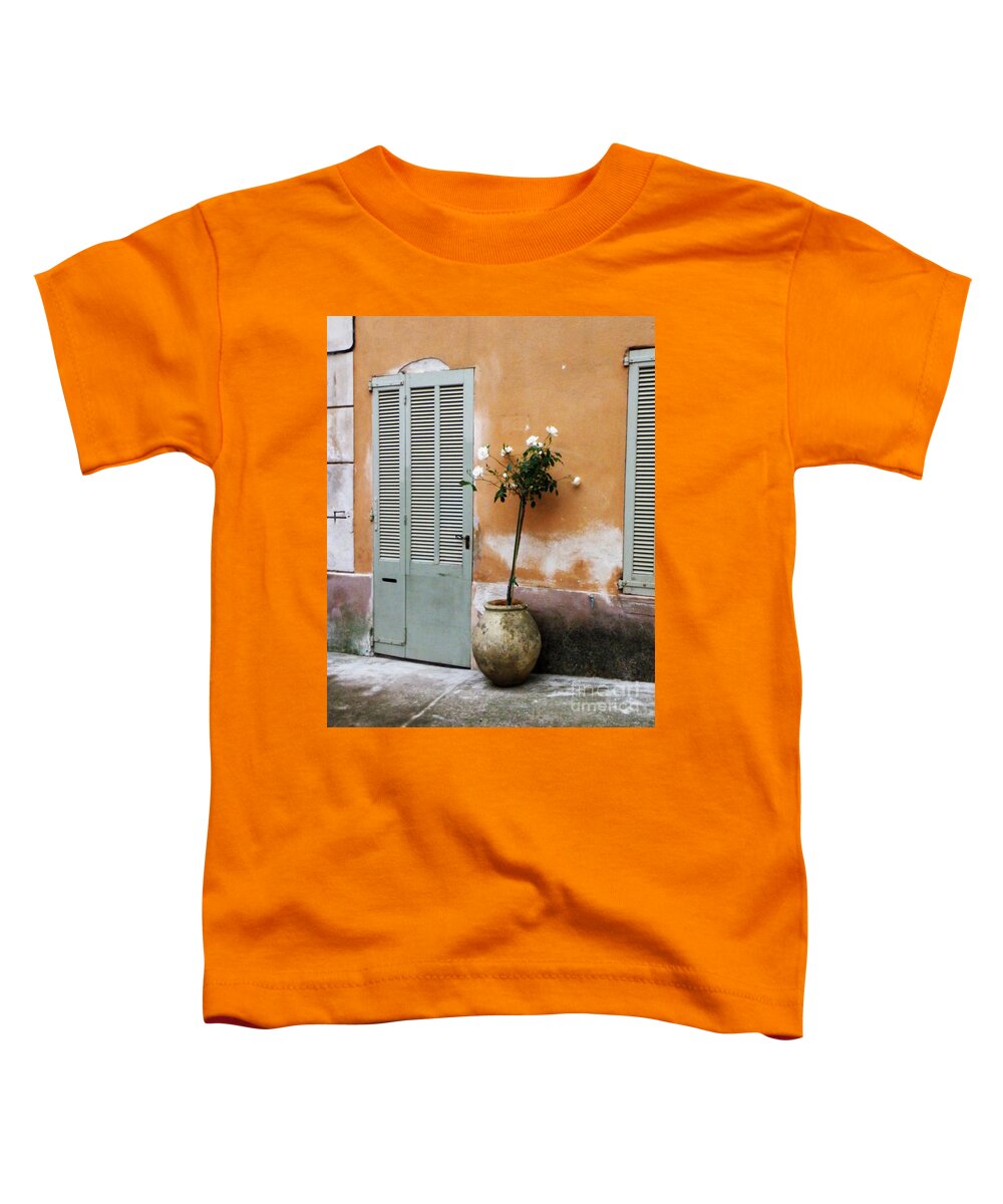 Door And Windows Toddler T-Shirt featuring the photograph White Roses at Front Door by Lainie Wrightson