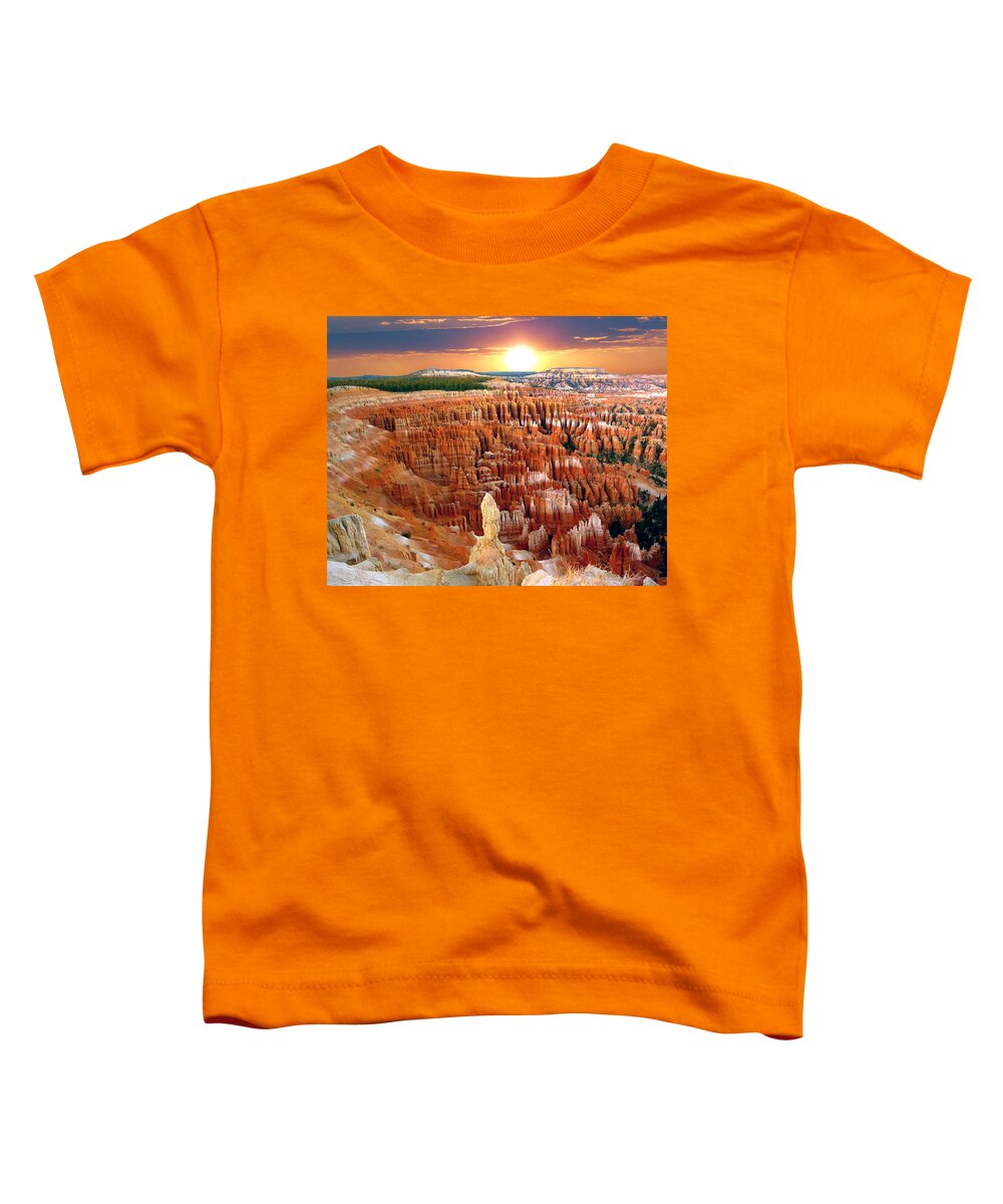 Bryce Canyon Toddler T-Shirt featuring the photograph Bryce Canyon's Inspiration Point by Mitchell R Grosky