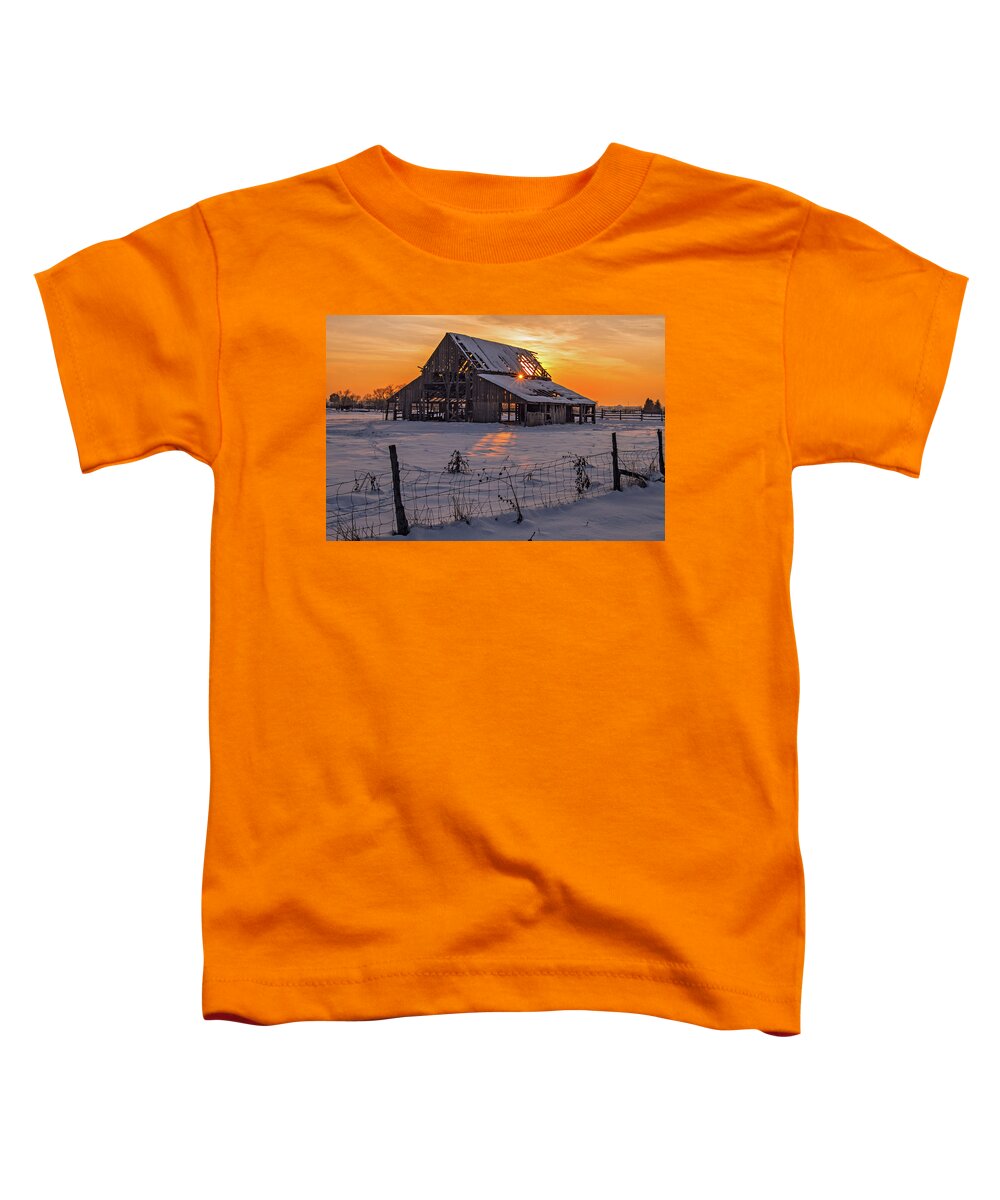 Barn Toddler T-Shirt featuring the photograph Mapleton Barn by Wesley Aston