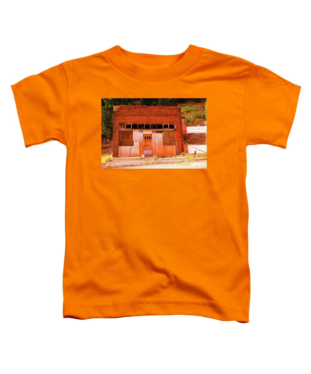 Buidling Toddler T-Shirt featuring the photograph Boarded up shop Burke Canyon Idaho by Jeff Swan