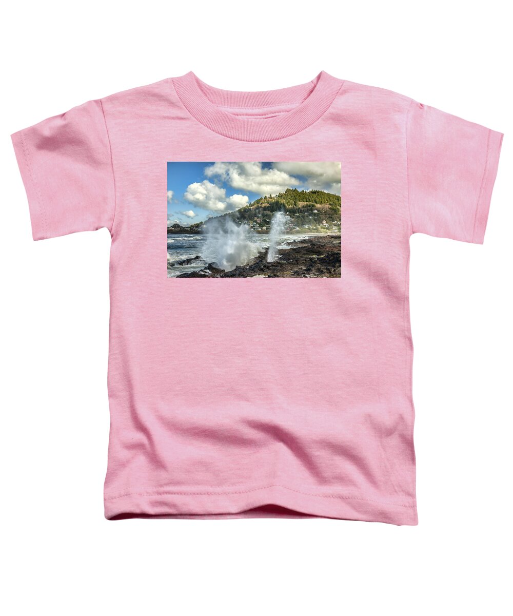 Yachats Toddler T-Shirt featuring the photograph Yachats Blowhole by Diana Powell