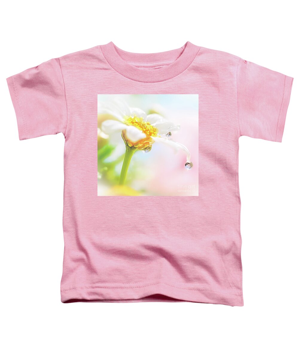 Peggy Franz Photography Toddler T-Shirt featuring the photograph  Daisy Water Drop Reflection by Peggy Franz