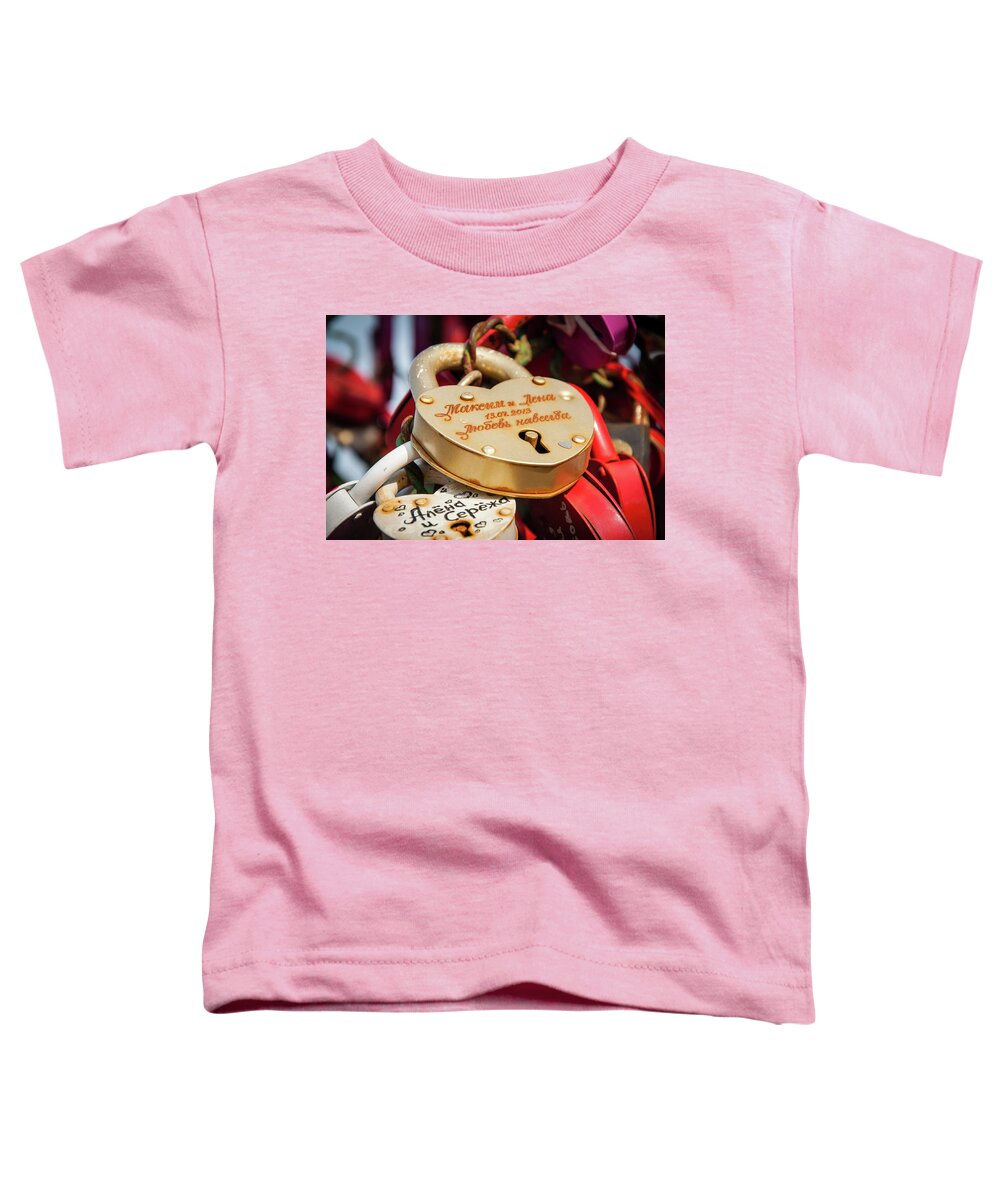Lock Toddler T-Shirt featuring the photograph Goldielocks by Geoff Smith