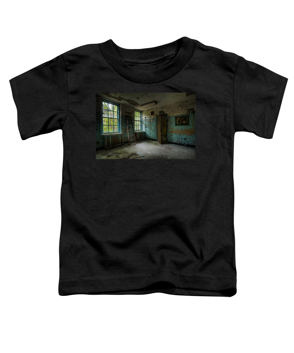 Old Room Toddler T-Shirt featuring the photograph Abandoned Places - Asylum - Old Windows - Waiting room by Gary Heller