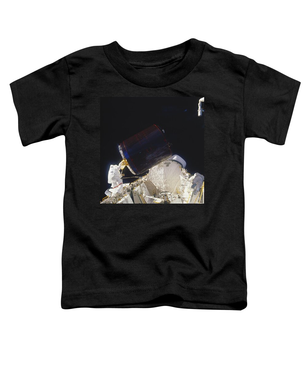 Space Travel Toddler T-Shirt featuring the photograph Discovery Spacewalk #3 by Science Source