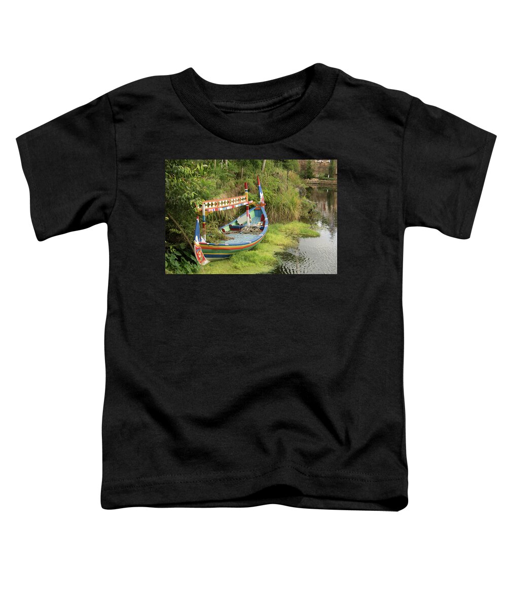 Shaman Boat Toddler T-Shirt featuring the photograph 10715 Boat by Pamela Williams