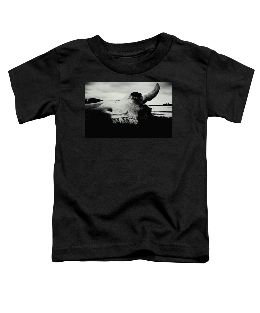 Bison Toddler T-Shirt featuring the photograph Bison Skull Black White by 'REA' Gallery
