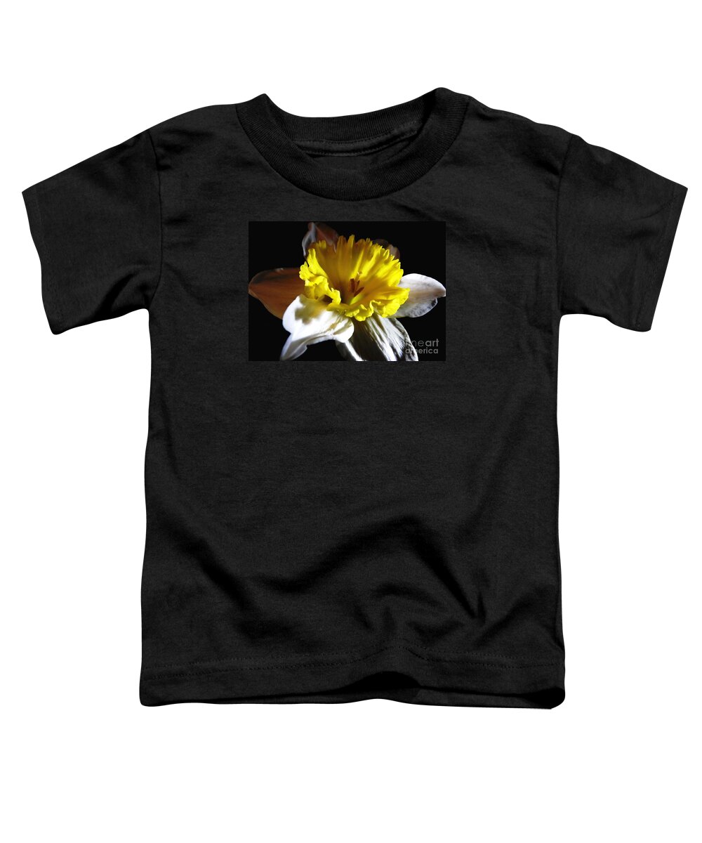 Daffodils Toddler T-Shirt featuring the photograph Daffodil 2 by Rose Santuci-Sofranko