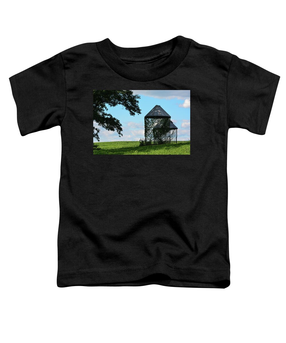 Corn Cribs Toddler T-Shirt featuring the photograph Corn Cribs in Summer by Tana Reiff
