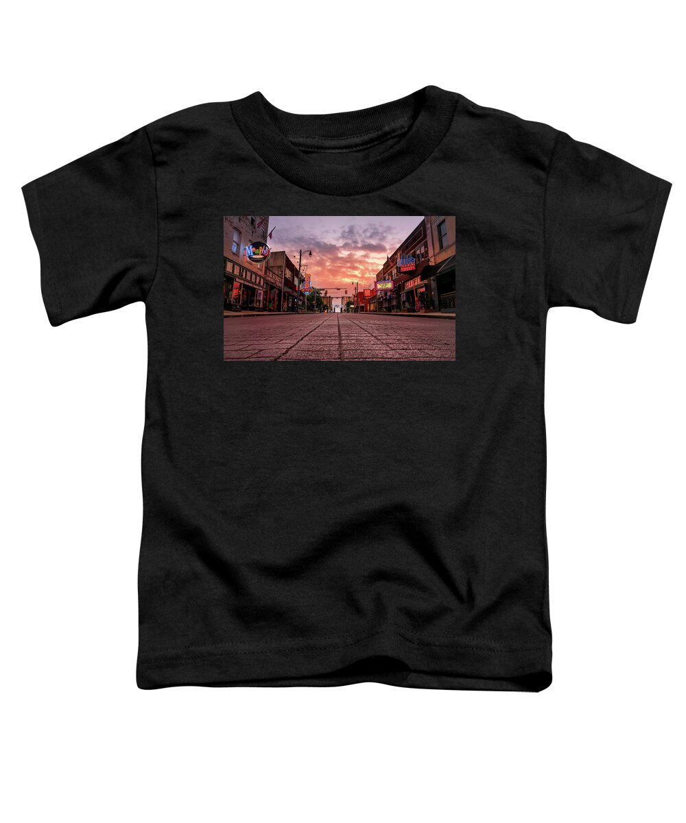 Downtown Toddler T-Shirt featuring the photograph Empty Beale by Darrell DeRosia