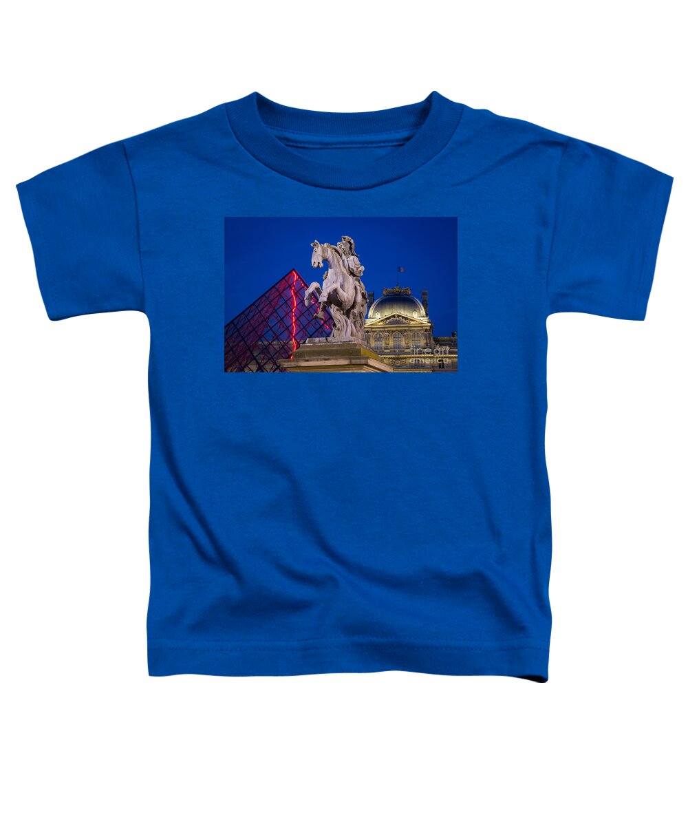 Louvre Toddler T-Shirt featuring the photograph Musee du Louvre Statue #1 by Brian Jannsen