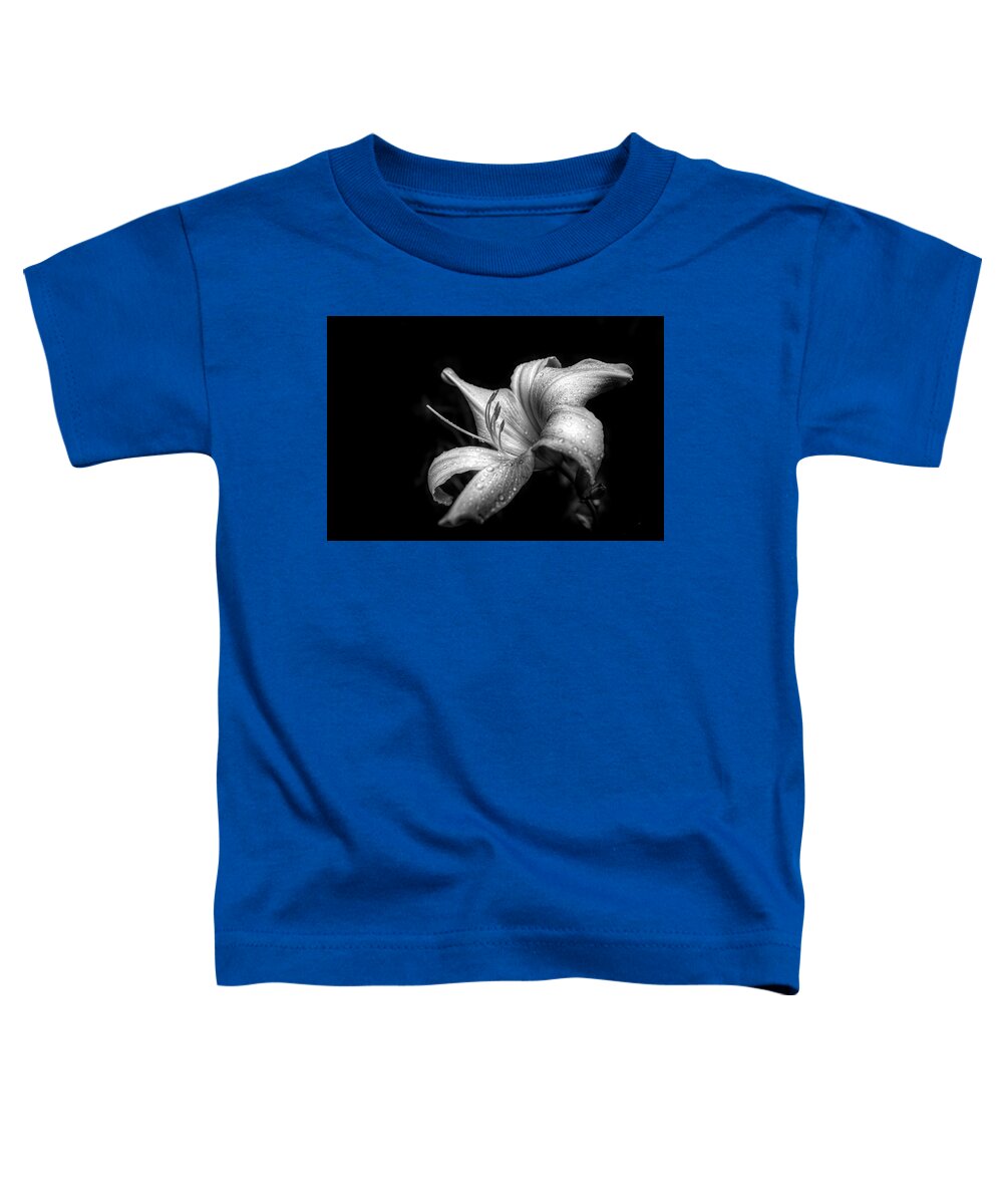Dew Toddler T-Shirt featuring the photograph Raindrops on the Lilies in Black and White by Debra and Dave Vanderlaan