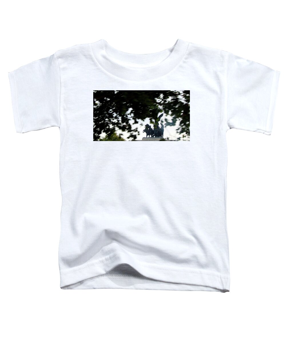 London Toddler T-Shirt featuring the photograph Quadragia Atop Wellington Arch, London #1 by Misentropy