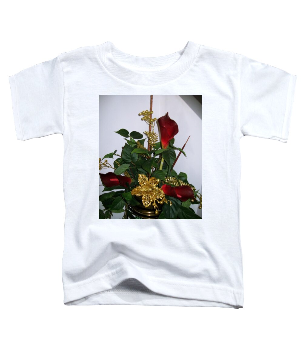 Christmas Toddler T-Shirt featuring the photograph Christmas Arrangemant by Sharon Duguay