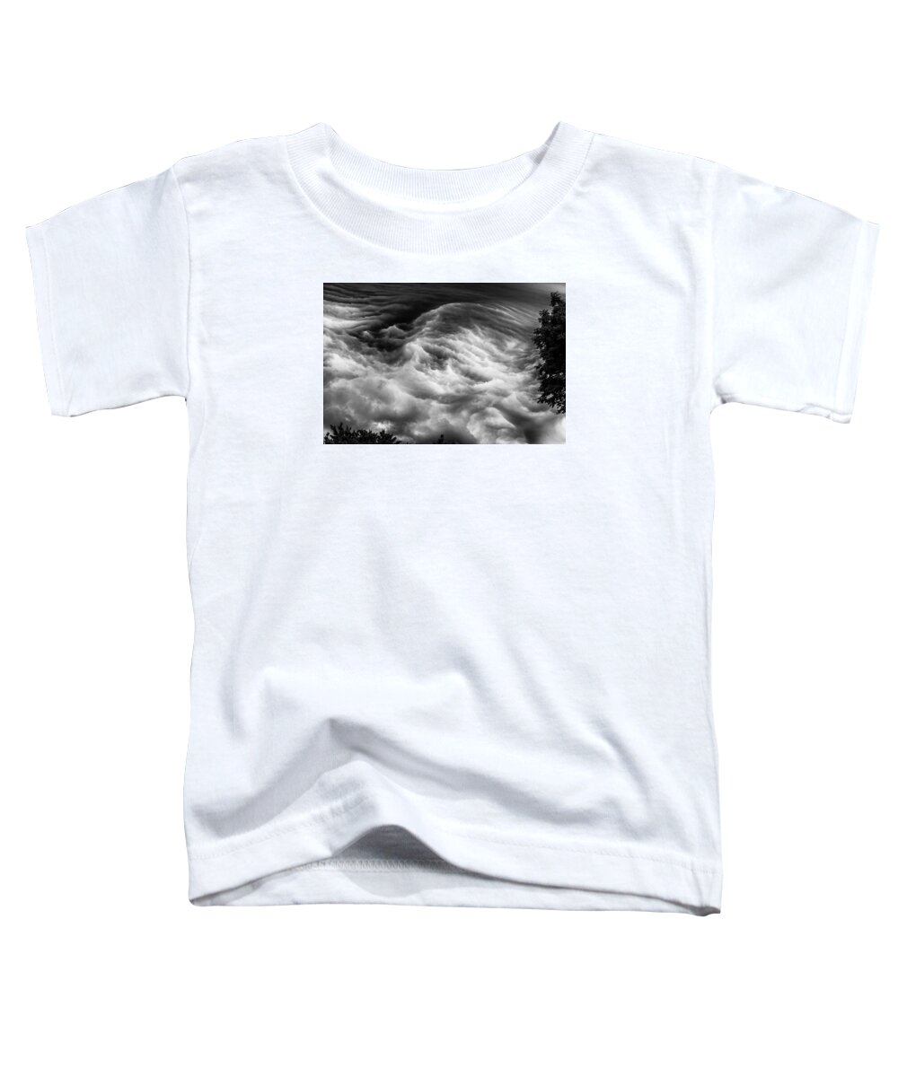 Nature Toddler T-Shirt featuring the photograph Come closer by Charles McCleanon