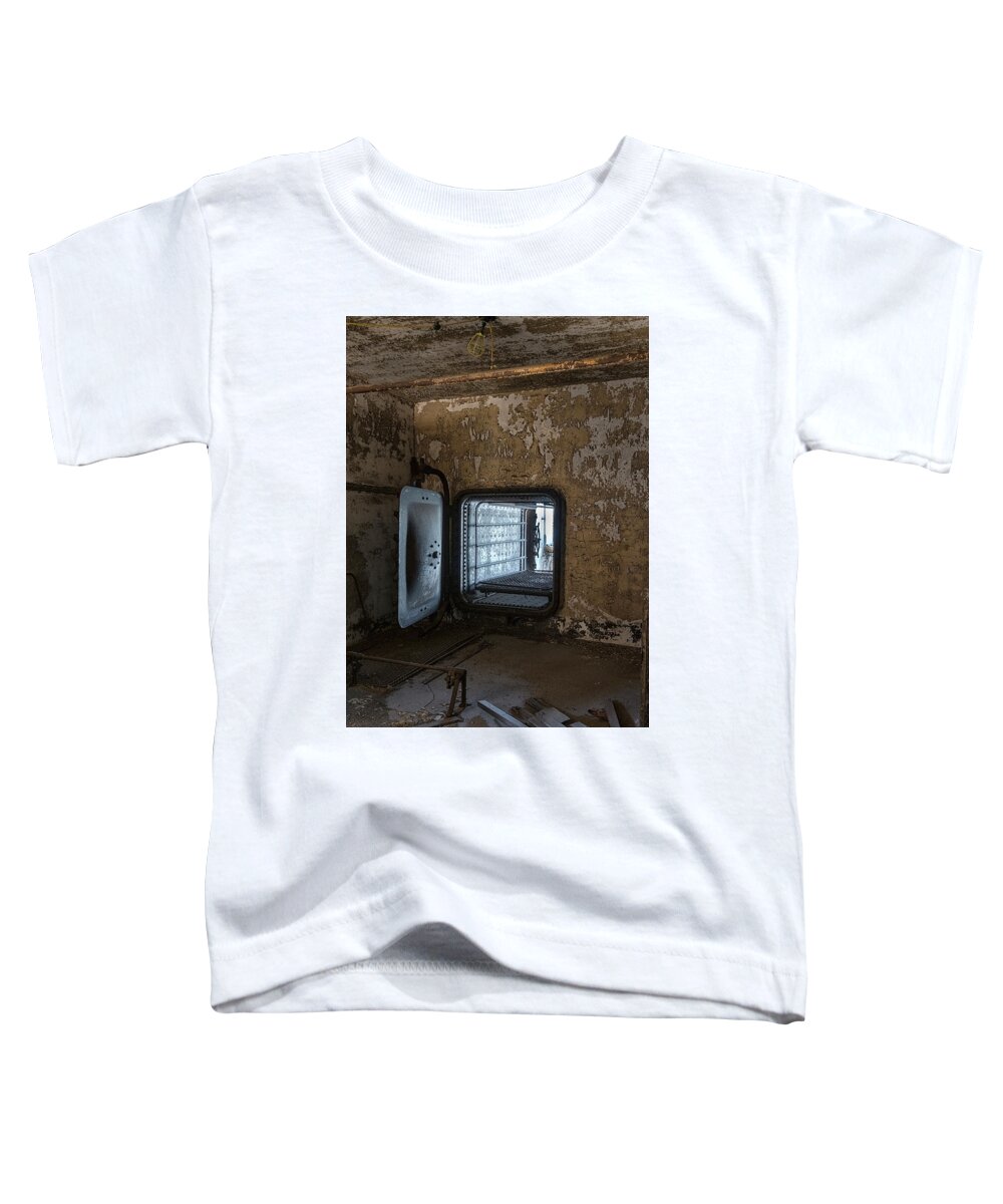 Jersey City New Jersey Toddler T-Shirt featuring the photograph Mattress Cleaner by Tom Singleton