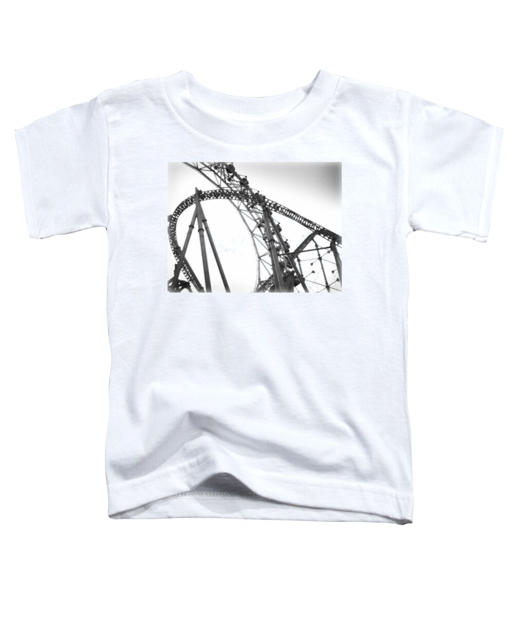 Hubless Ferris Wheel Toddler T-Shirt featuring the photograph Thrill by Eena Bo