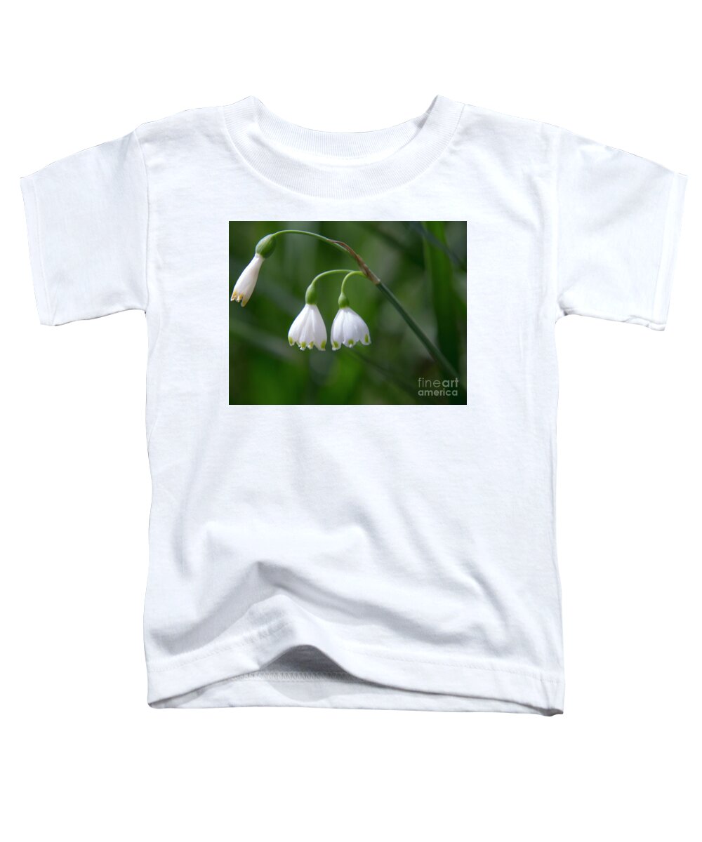 National Arboretum Toddler T-Shirt featuring the photograph White spring by Agnes Caruso