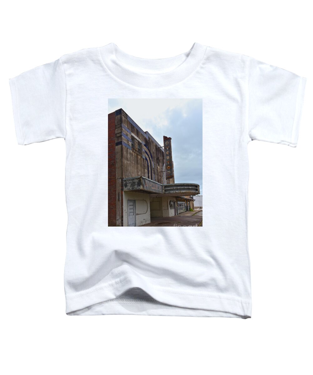 Overton Toddler T-Shirt featuring the photograph Abandoned Overton Theater by Catherine Sherman
