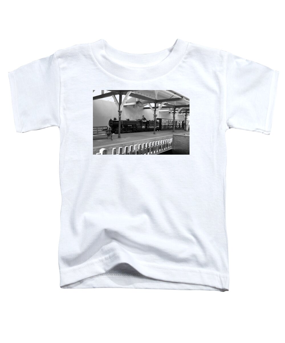 Train Toddler T-Shirt featuring the photograph The Ravenglass and Eskdale Railway by Lukasz Ryszka