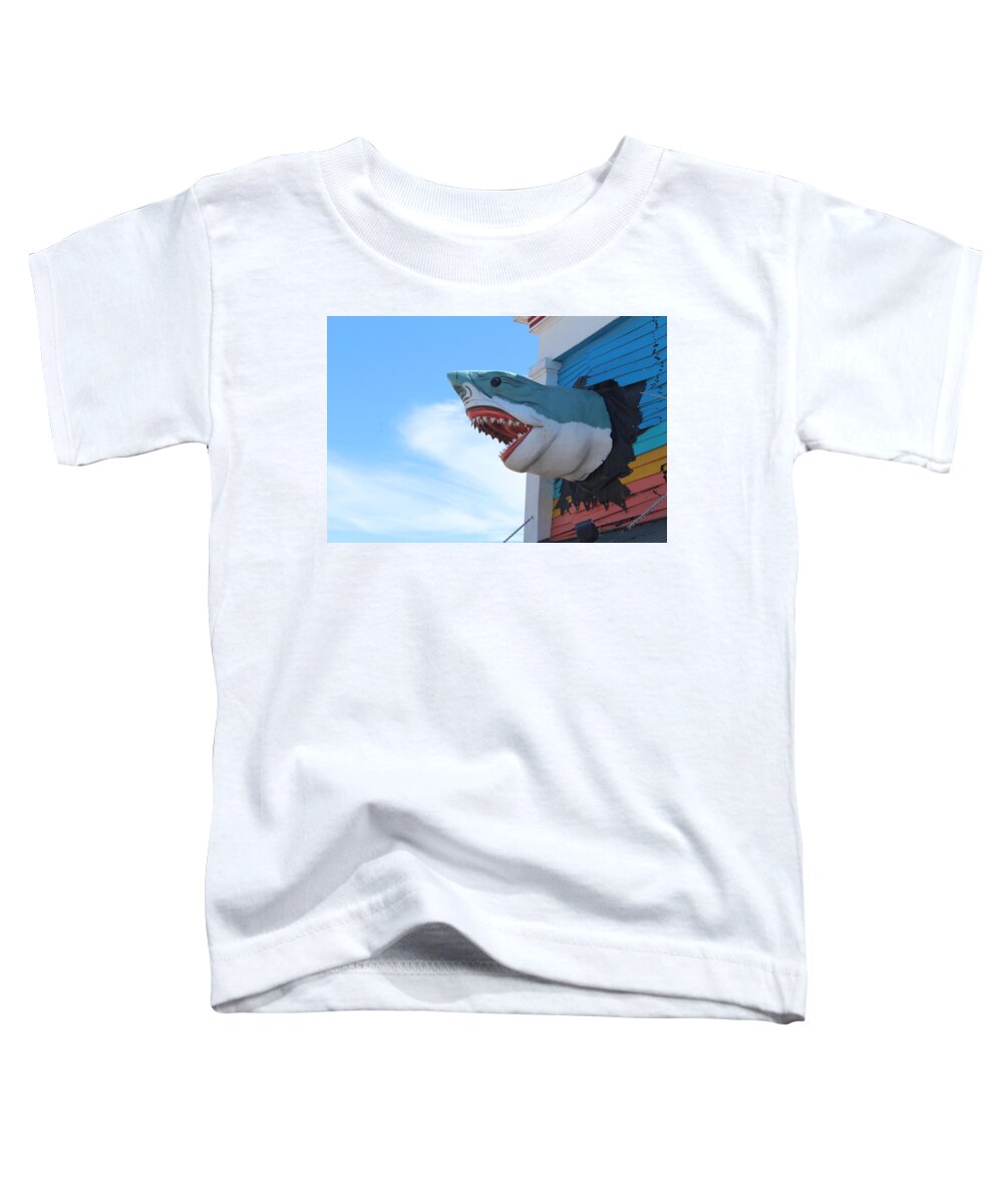 Ripley's Believe It Or Not Toddler T-Shirt featuring the photograph Ripleys Believe It or Not Jaws by Robert Banach