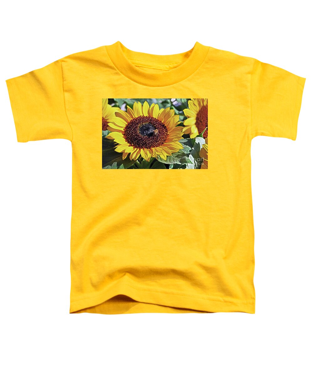 Sao Paulo Toddler T-Shirt featuring the photograph Sunflowers and Honeybee by Carlos Alkmin
