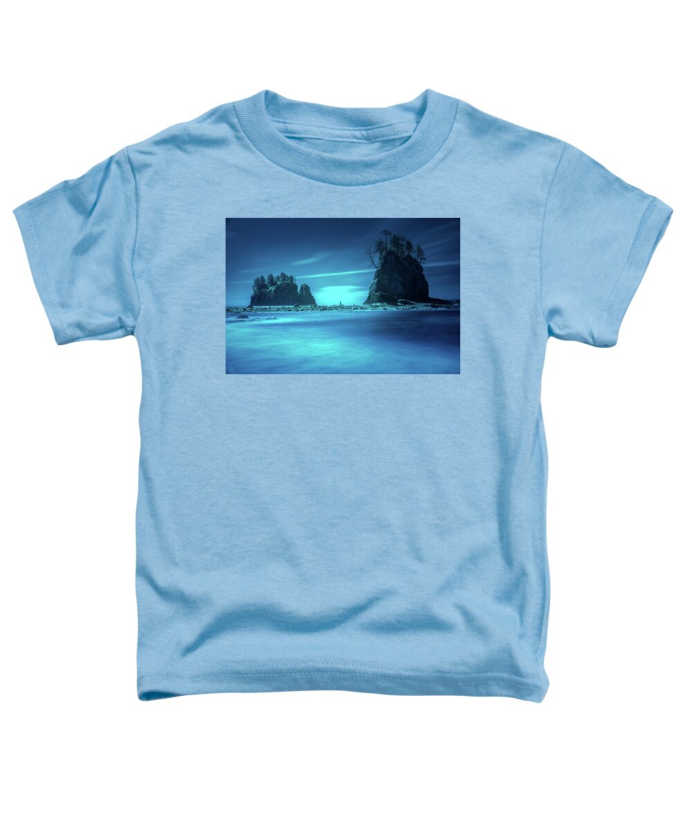 La Push Toddler T-Shirt featuring the photograph Beach sea stacks with trees by William Lee