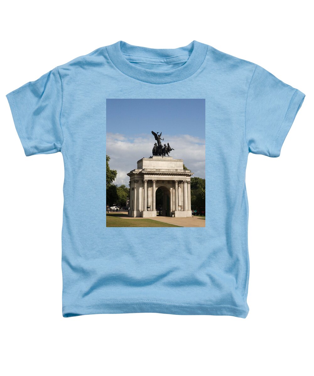 Arches Toddler T-Shirt featuring the photograph Wellington Arch by Christopher Rowlands