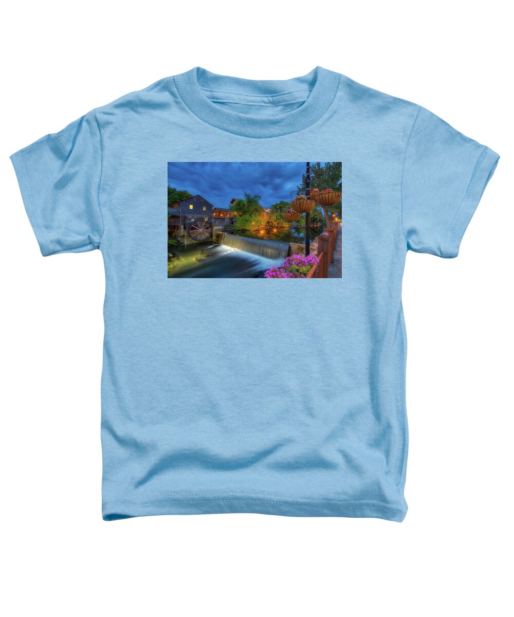 Aiken Sc Toddler T-Shirt featuring the photograph The Old Mill in Pigeon Forge 2 by Steve Rich