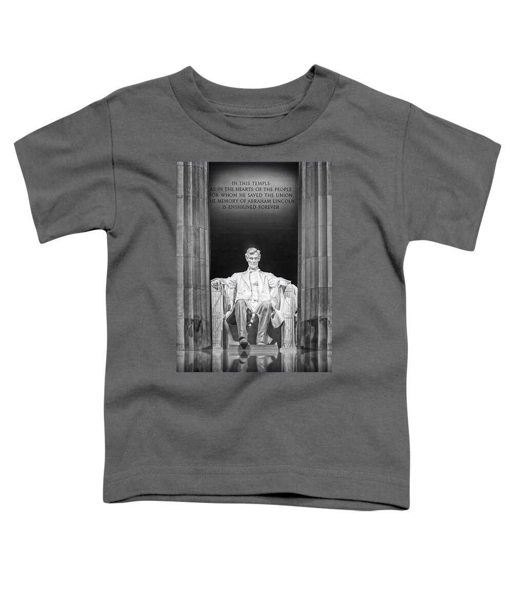 Abraham Lincoln Toddler T-Shirt featuring the photograph Abraham Lincoln Memorial by Susan Candelario