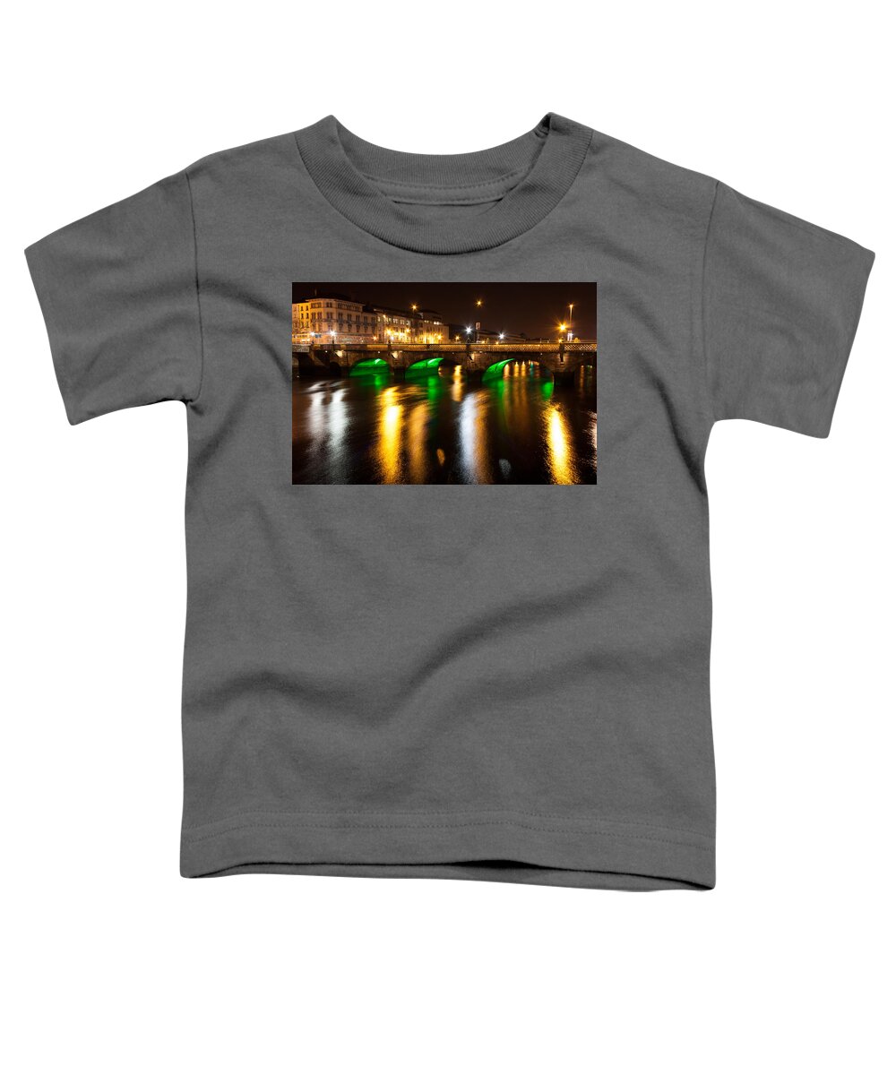 Arches Toddler T-Shirt featuring the photograph Essex Bridge in Dublin City by Semmick Photo