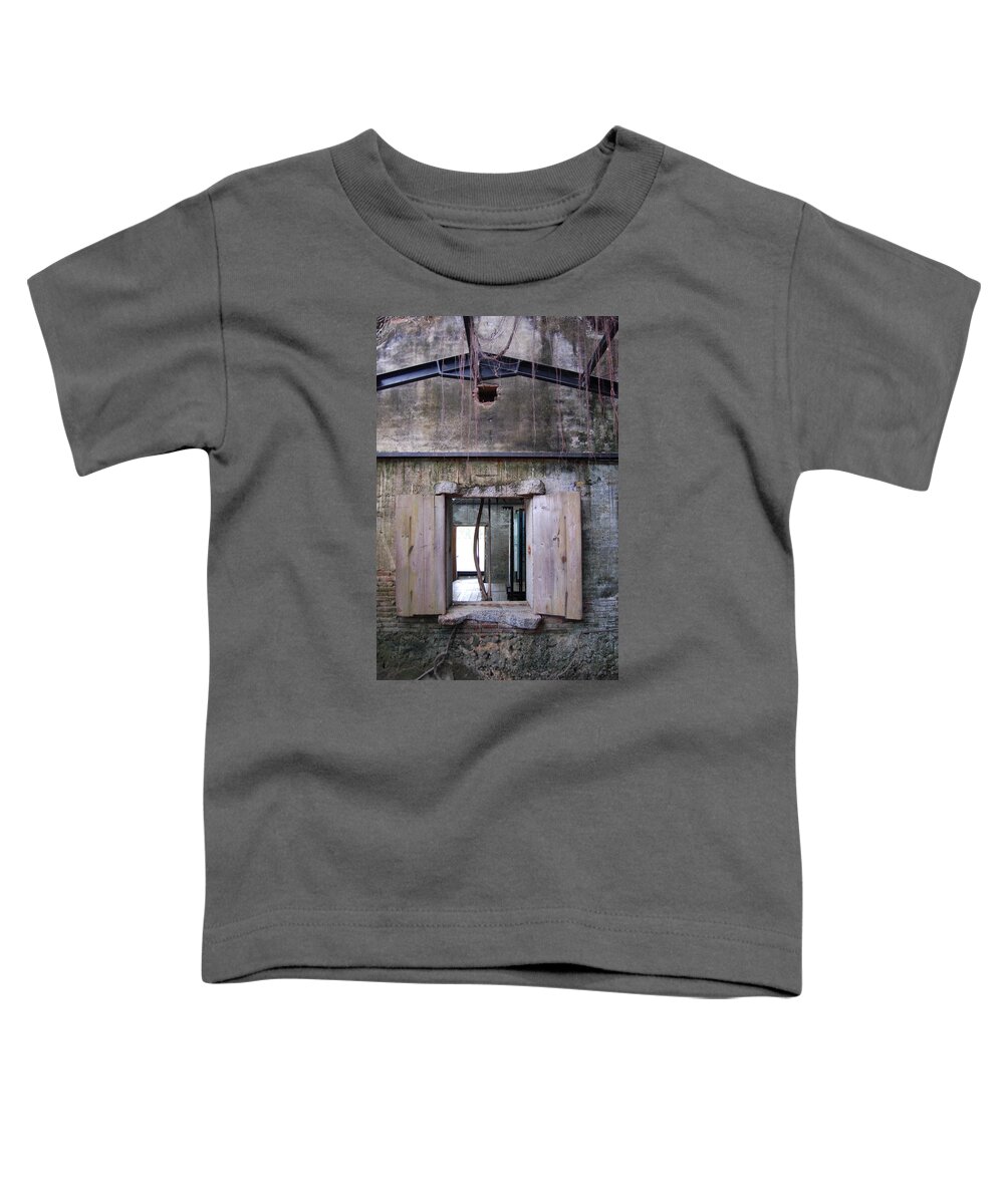 Tree House Toddler T-Shirt featuring the photograph Tree House by Bill Hamilton