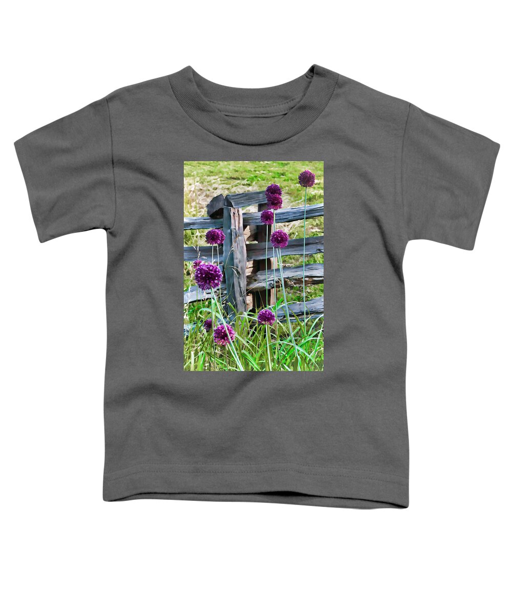 Onion Toddler T-Shirt featuring the photograph Yorktown Onions by Jerry Gammon