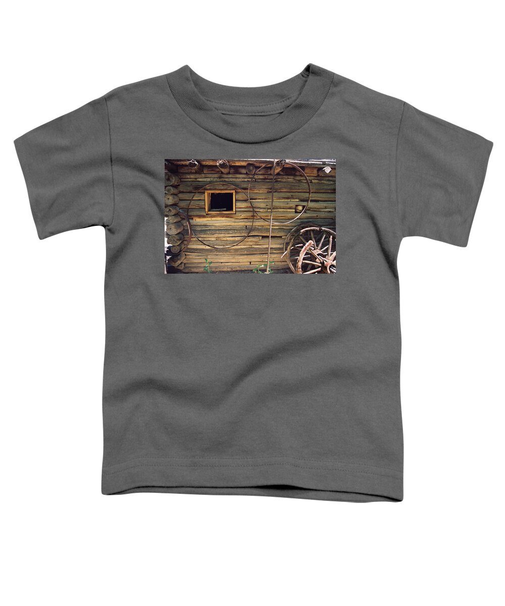 Santa Fe Toddler T-Shirt featuring the photograph Carreteria Wall by Ron Weathers