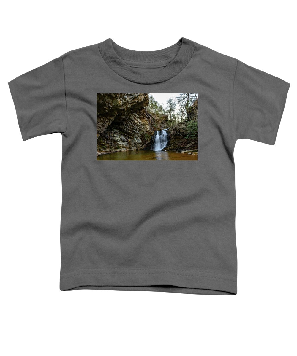 Danbury Toddler T-Shirt featuring the photograph Cascade Mountain by Michael Scott