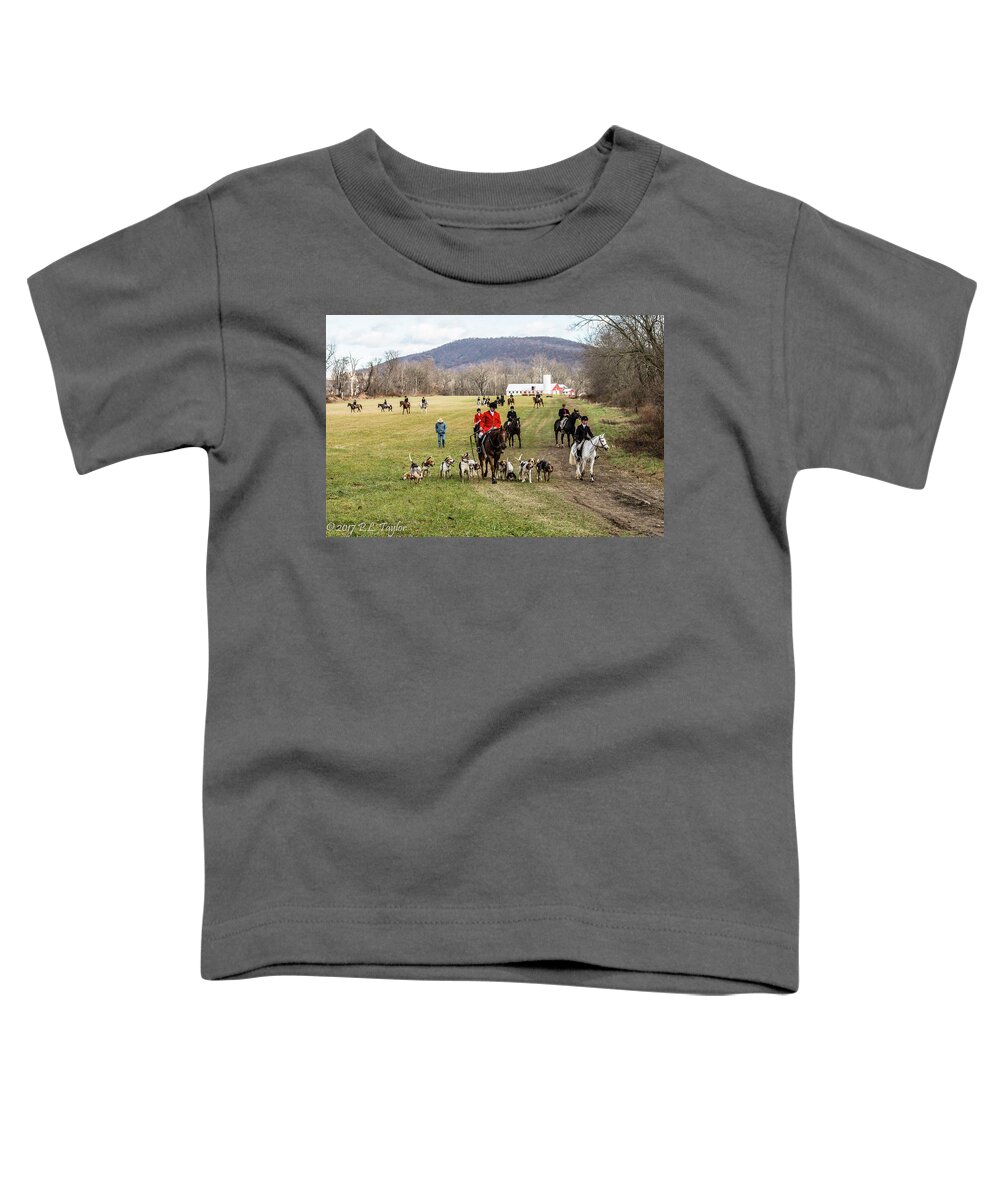 Foxhounds Toddler T-Shirt featuring the photograph Chamberlain's 21 by Pamela Taylor
