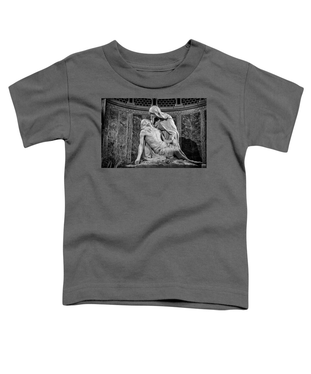 Pieta Toddler T-Shirt featuring the photograph Chapel of the Pieta 2 by Pablo Lopez