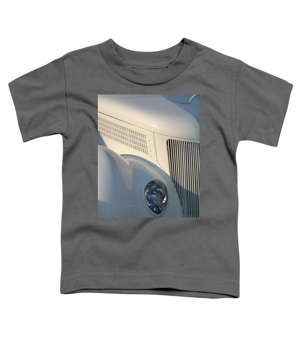 Autos Toddler T-Shirt featuring the photograph Chilling n Grillin by Thomas Pipia