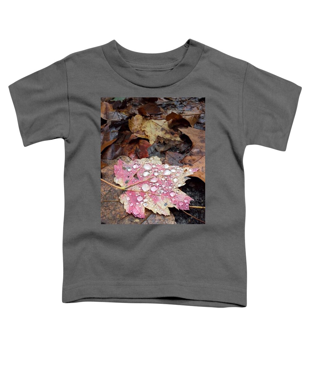  Toddler T-Shirt featuring the photograph Leaf Bling by Kendall McKernon