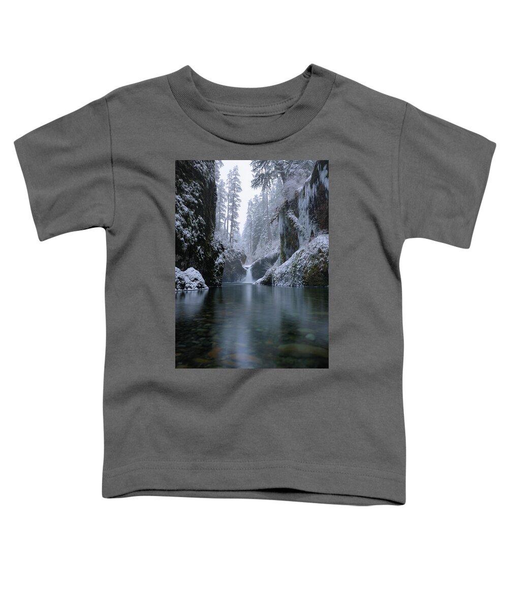 Waterfall Toddler T-Shirt featuring the photograph Punch Bowl Winter by Andrew Kumler