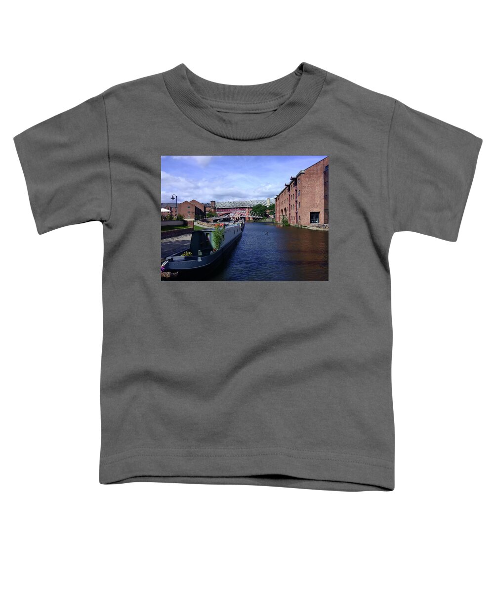 Manchester Toddler T-Shirt featuring the photograph 13/09/18 MANCHESTER. Castlefields. The Bridgewater Canal. by Lachlan Main