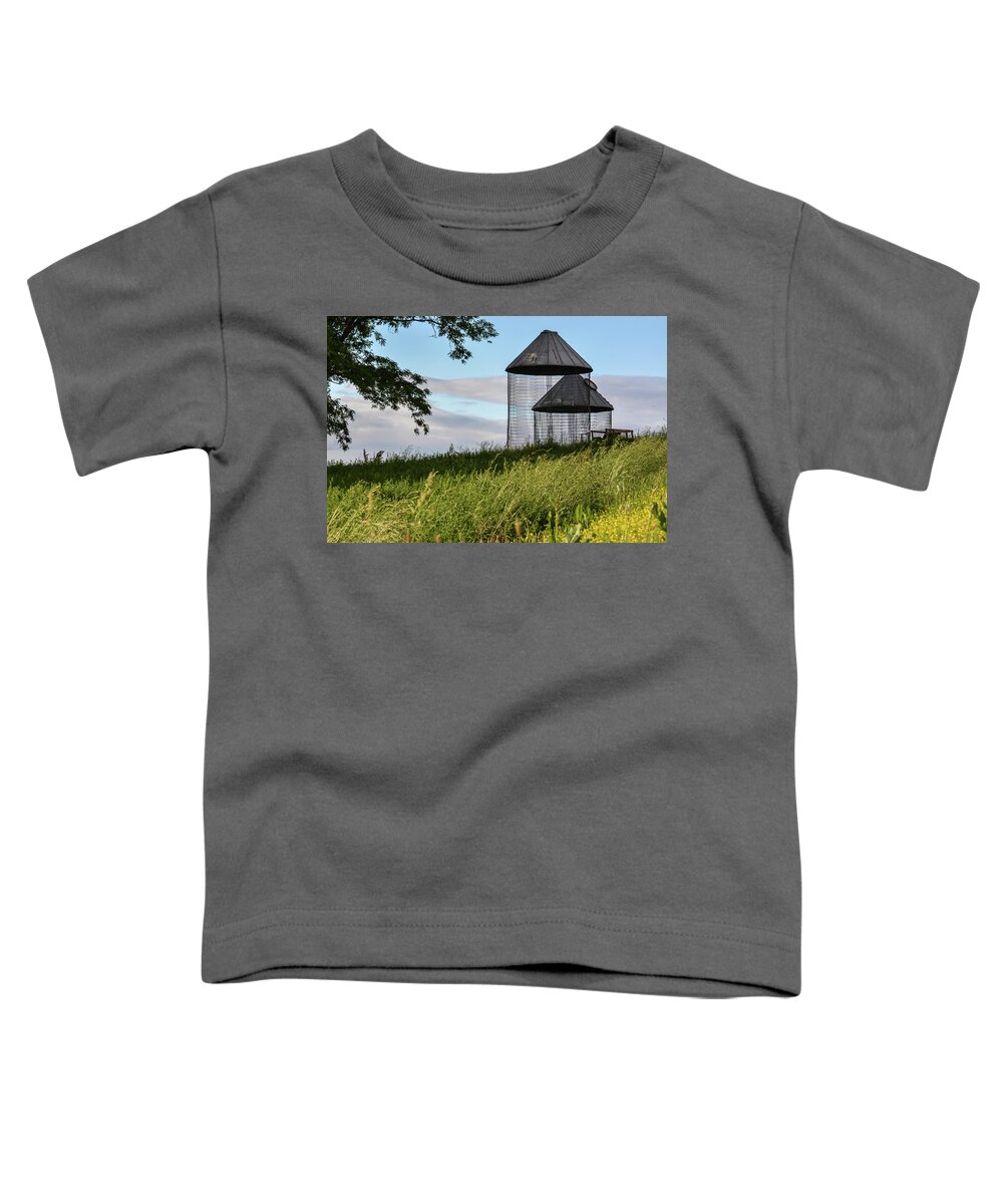 Corn Cribs Toddler T-Shirt featuring the photograph Corn Cribs in Spring by Tana Reiff